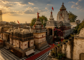Dudhadhari Math entrance in Raipur, Chhattisgarh, showcasing its colourful historic architecture