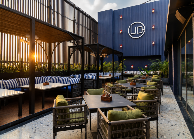 Underdoggs Raipur outdoor seating and lounge area at City Centre Mall